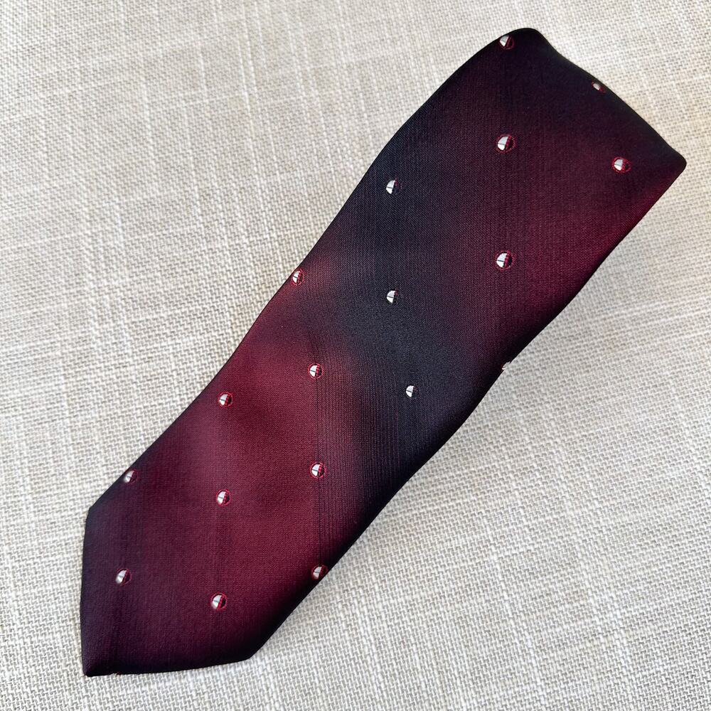 Vintage Mark of California Red Black Gradient Tie Foulard Dots Jacquard Short